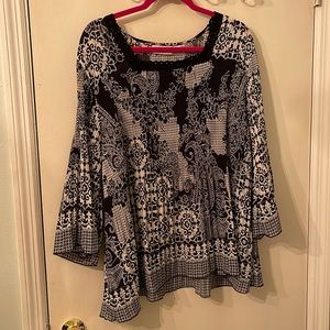 Avenue bell sleeve crinkle top.